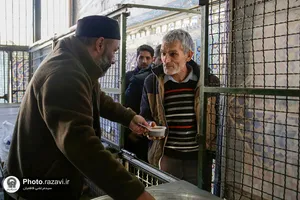 توزیع صبحانه نذری به مناسبت میلاد امیرالمومنین(علیه&zwnj;السلام)