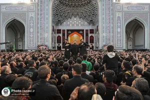 آیین چهارپایه خوانی روز شهادت امام رضا علیه&zwnj;السلام در حرم مطهر رضوی
