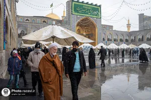 حال و هوای برفی در حرم مطهر رضوی