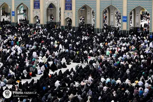 قرائت دعای پرفیض عرفه در حرم مطهر رضوی