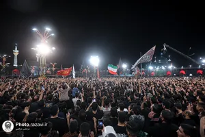 مراسم چهارپایه خوانی در حرم مطهر رضوی شب شهادت امام رضا علیه&zwnj;السلام 