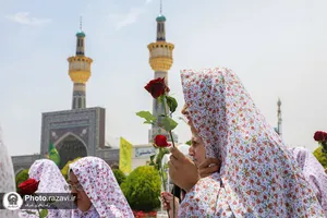 تشرف جمعی از معلولان اصفهانی به حرم مطهر رضوی