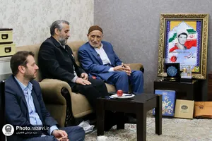دیدار خدام حرم مطهر رضوی با احمد سعیدی نجات
