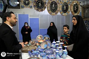 بازدید قائم مقام تولیت آستان قدس رضوی از نمایشگاه دستاوردهای &laquo;مادران ارزش&zwnj;آفرین&raquo;