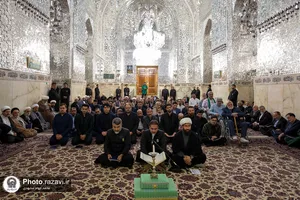 غبارروبی ضریح مطهر رضوی در آستانه دهه &laquo;ولایت و امامت&raquo;