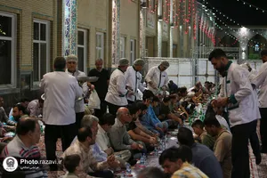 پذیرای از زوار بارگاه منور رضوی در صحن امام حسن مجتبی(علیه&zwnj;السلام)
