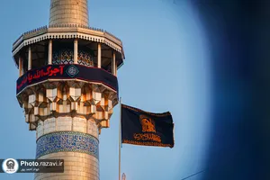 حرم مطهر رضوی در شب تاسوعای حسینی