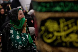 تشرف کاروان زائرین پیاده نیشابور به حرم مطهر رضوی