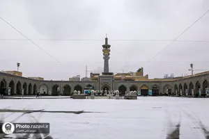 بارش برف در حرم مطهر رضوی