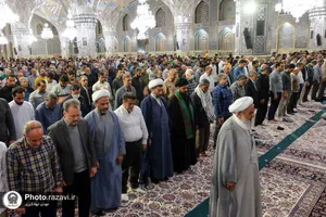 اقامه نماز آیات در حرم مطهر رضوی