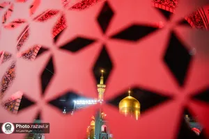 حرم مطهر رضوی در شام شهادت امام رضا علیه&zwnj;السلام