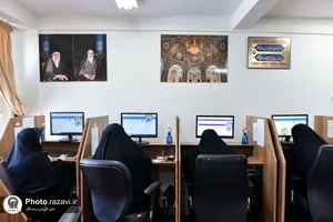 پاسخگویی تلفنی معاون خدمات زائرین حرم مطهر رضوی به مخاطبان سامانه ١٣٨