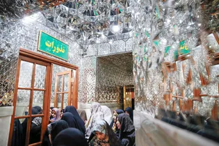 دفاتر نذورات بانوان در حرم مطهر رضوی