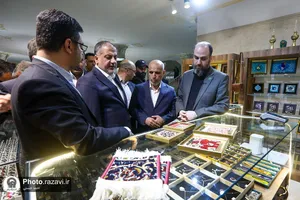 تشرف وزیر ورزش و جوانان عراق به حرم مطهر رضوی