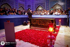 غبارروبی مزار شهدای مدفون در حرم مطهر رضوی