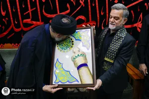 تشرف کاروان سفیران امام رئوف علیه&zwnj;السلام به حرم امیرالمؤمنین علیه&zwnj;السلام
