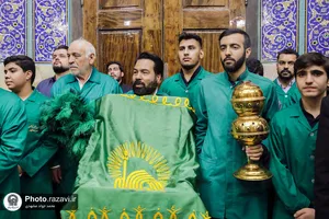 گل آرایی ضریح مطهر حضرت معصومه سلام الله علیها در آغاز دهه کرامت