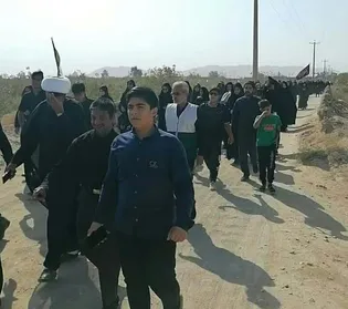 پیاده‌روی جاماندگان رضوی تا مجلس عزای امام رئوف در یزدان‌شهر زرند
