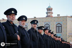 آیین تعویض پرچم حرم امام رضا علیه&zwnj;السلام در آستانه ماه ربیع&zwnj;الاول