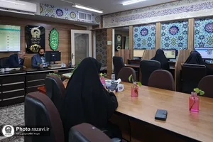 پاسخگویی تلفنی سرپرست معاونت خدمات زائرین حرم مطهر رضوی به مخاطبان سامانه ۱۳۸