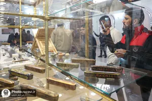 بازدید طلاب جامعه المصطفی از موزه آستان قدس رضوی