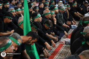 عزاداری سنتی شب ششم محرم در &laquo;حسینیه حرم&raquo;