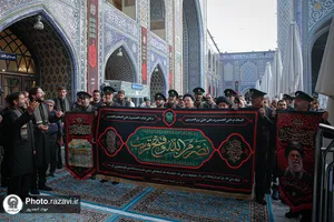 بدرقه خادمین اربعین حسینی در حرم مطهر رضوی
