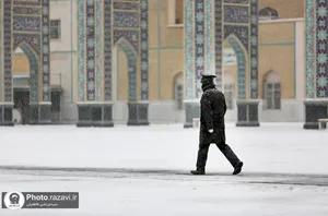 بارش برف در حرم مطهر رضوی