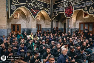 حرم امام رضا(ع) میں شب عاشورا کی مناسبت سے خطبہ خوانی کی روایتی رسم کا انعقاد