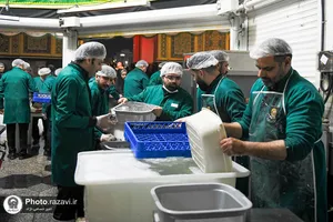 پذیرایی از زائران بارگاه منور رضوی در چایخانه حرم مطهر
