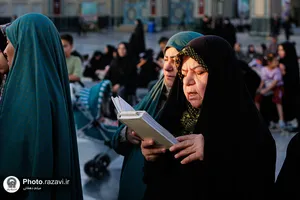 آیین تعویض پرچم حرم امام رضا علیه&zwnj;السلام در آستانه ماه ربیع&zwnj;الاول