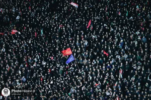 اقامه نماز بر پیکر مطهر رهبر شهید انقلاب در حرم مطهر رضوی