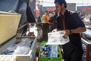 خدمت رسانی به زائران اربعین حسینی
