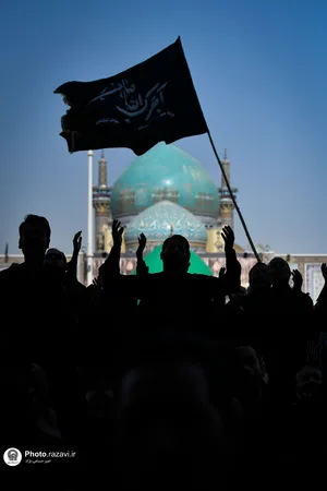 اجتماع عظیم عزاداران امام رضا علیه السلام در حرم مطهر رضوی