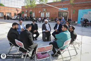 نشست میزبانان و اعضای کاروان&zwnj;های زیر سایه خورشید