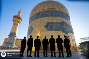آیین تعویض پرچم حرم امام رضا علیه&zwnj;السلام در آستانه ماه ربیع&zwnj;الاول