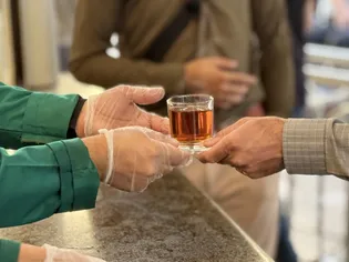 گرمای خدمت با طراوت عاشقی/ گزارش تصویری