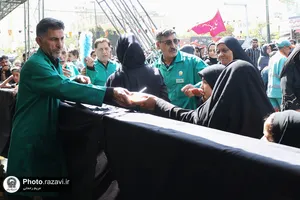 پیاده&zwnj;روی جاماندگان اربعین حسینی در مشهد