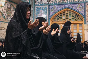 بزرگداشت رهبر شهید انقلاب در رواق نجمه&zwnj;خاتون حرم مطهر رضوی