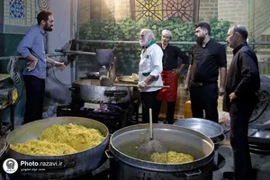بازدید قائم مقام تولیت آستان قدس رضوی از خدمت&zwnj;رسانی مواکب اطراف حرم