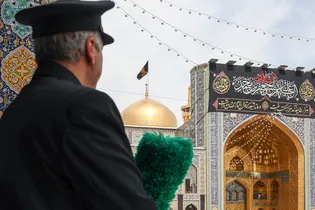 سیاه‌پوشی حرم مطهر رضوی به مناسبت شهادت امام صادق علیه‌السلام