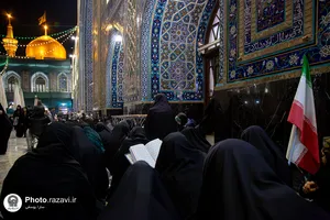 حال و هوای حرم مطهر رضوی در شب میلاد حضرت زینب سلام&zwnj;الله علیها