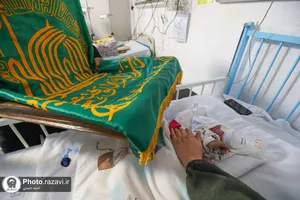 حضور خدام حرم مطهر رضوی در بیمارستان اکبر