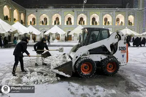 آماده&zwnj;باش خادمان حرم مطهر رضوی همزمان با برودت هوا در مشهد