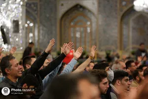 مناجات خوانی سحر&zwnj;گاهی ماه مبارک رمضان در حرم مطهر رضوی