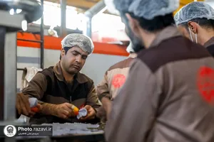 بازدید کارکنان آستان قدس رضوی از شرکت صنایع غذایی رضوی