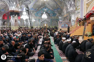 اقامه نماز جمعه در ظهر عاشورا و طنین لبیک یا قرآن درپی هتک حرمت به قرآن