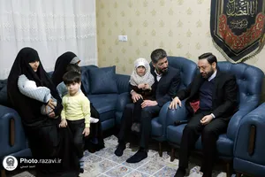 دیدار قائم&zwnj;مقام تولیت آستان قدس رضوی با خانواده دارای 8 فرزند