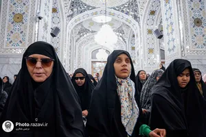 تشرف جمعی از روشن&zwnj;دلان به حرم مطهر رضوی