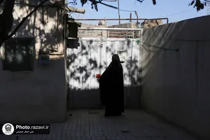 تشرف جمعی از مادران و همسران شهدا به حرم مطهر رضوی